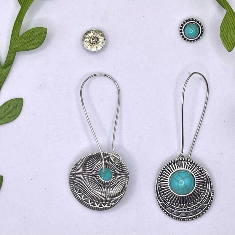❤️‍🔥3/$27❤️‍🔥Silver Turquoise Fashion Earring Set - Picture 2 of 3